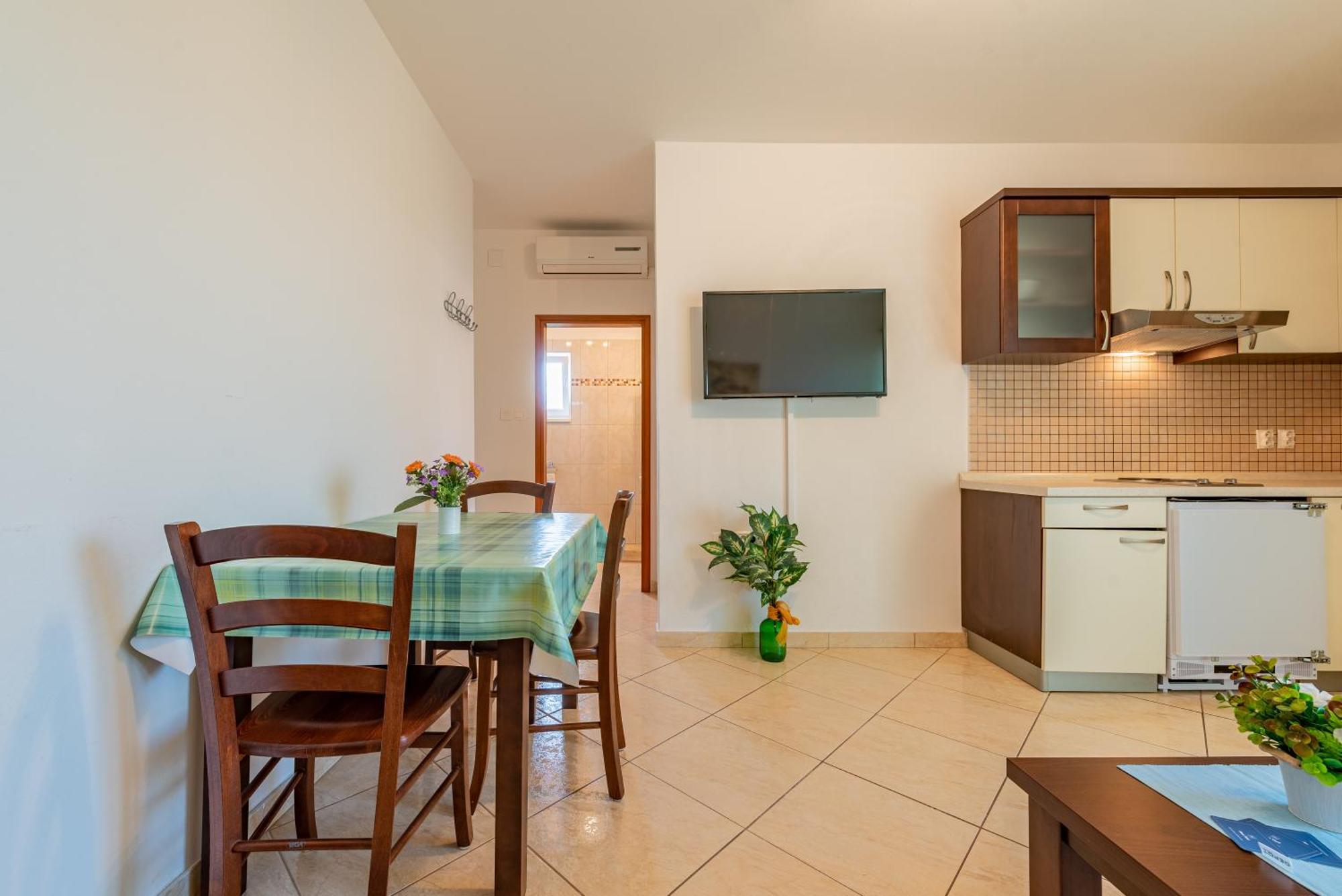 Haus Toni Apartamento Ražanac Exterior foto
